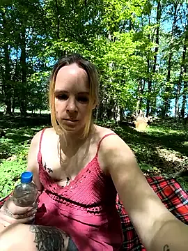 Snapshot of SexyMilf_37 chatting on May 2, 2026, 12:32 pm SexyMilf 37 online show from May 2, 2026, 12:32 pm