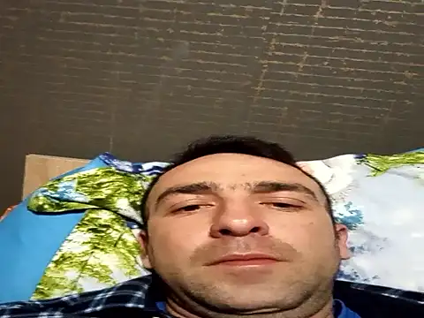 Snapshot of PopaOctavian chatting on December 4, 2025, 10:07 pm PopaOctavian online show from December 4, 2025, 10:07 pm