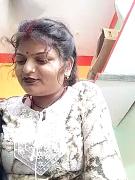 Hot mirchjii online show from November 4, 2025, 3:44 pm