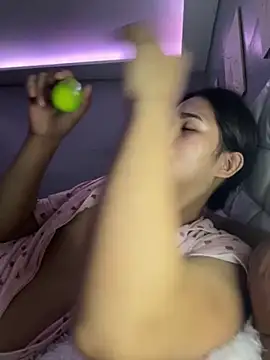 AlianaBlair online show from November 12, 2025, 1:33 pm