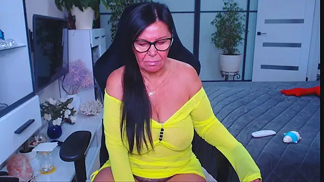 Snapshot of Anna_Blare chatting on October 18, 2025, 9:10 am Anna Blare online show from October 18, 2025, 9:10 am