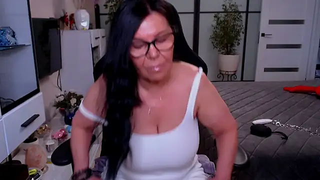 Anna Blare online show from April 11, 2026, 8:29 am