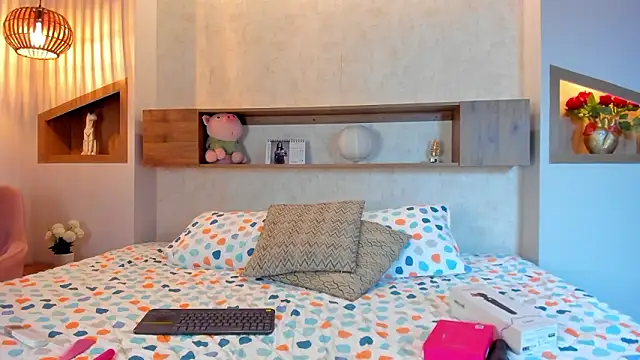 Emilly Beaumont online show from March 24, 2026, 1:38 pm