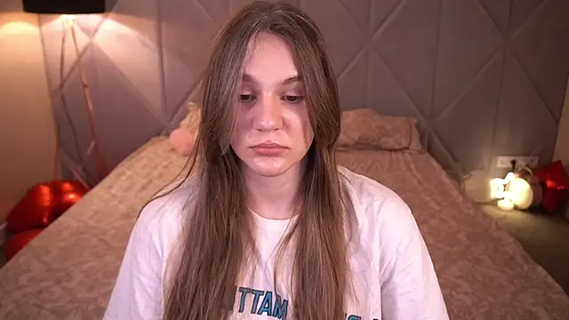 DiamondGoldie online show from March 18, 2026, 8:12 pm