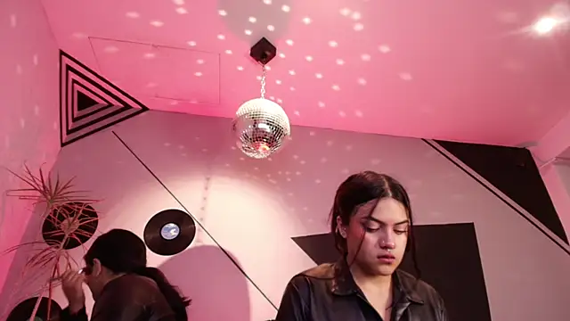 Snapshot of Lilith_and_Khloe chatting on October 22, 2025, 11:21 am Lilith and Khloe online show from October 22, 2025, 11:21 am