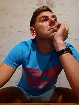 Snapshot of Alex-andru88 chatting on October 19, 2025, 8:20 pm Alex-andru88 online show from October 19, 2025, 8:20 pm