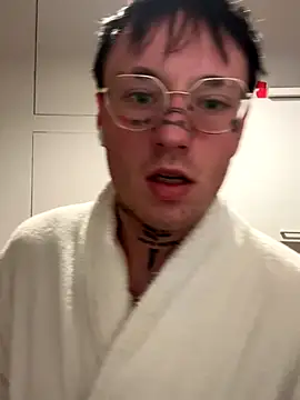 Snapshot of FullTattooBoy chatting on December 15, 2025, 4:50 am FullTattooBoy online show from December 15, 2025, 4:50 am