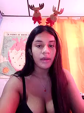Snapshot of sofi_zzz chatting on December 18, 2025, 3:18 pm sofi zzz online show from December 18, 2025, 3:18 pm