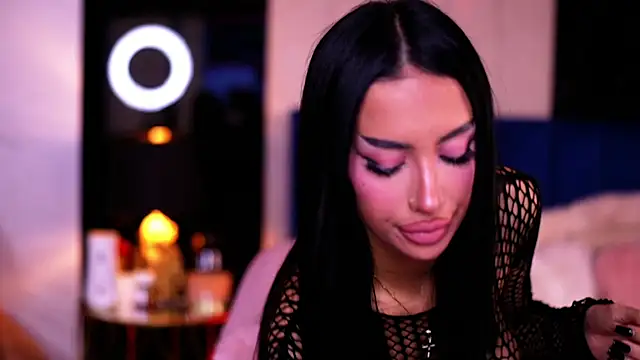 KimNatty online show from October 22, 2025, 2:06 pm