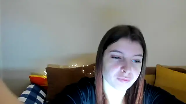 Snapshot of Malibyheart chatting on December 18, 2025, 2:01 pm Malibyheart online show from December 18, 2025, 2:01 pm