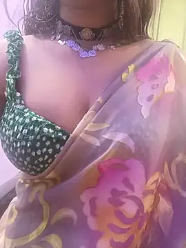 Snapshot of Naina_007 chatting on September 18, 2025, 4:47 am Naina 007 online show from September 18, 2025, 4:47 am