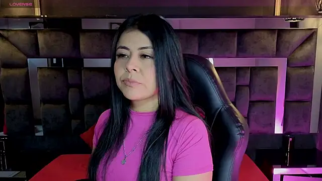 Aniajoness  online show from November 17, 2025, 3:45 am