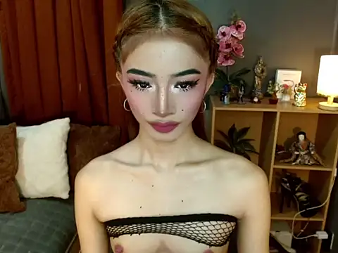 sweetcumcara online show from April 24, 2026, 12:13 am