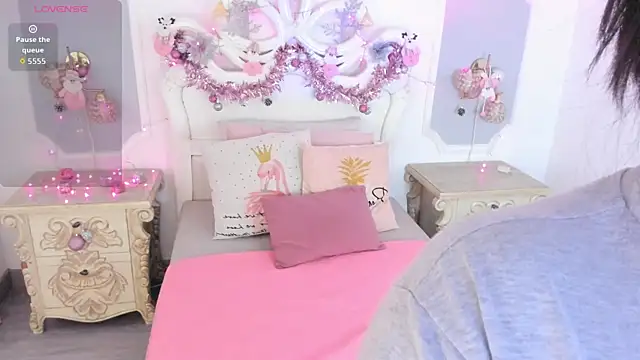 MeganStar   online show from November 22, 2025, 12:04 pm