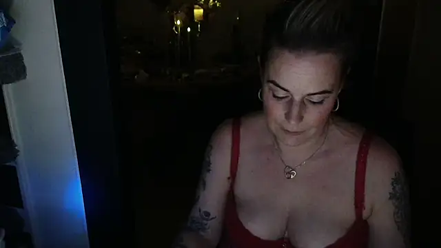 Mrs-Aurora online show from March 19, 2026, 10:03 pm