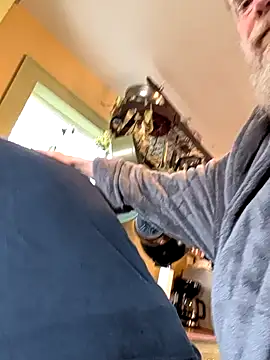 sizableunicorn7 online show from November 30, 2025, 3:16 pm