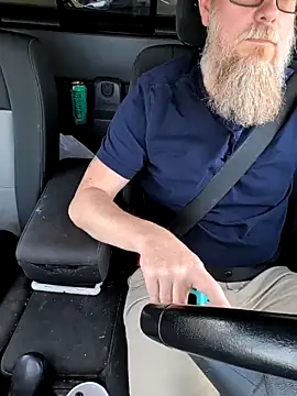 sizableunicorn7 online show from April 9, 2026, 8:25 pm