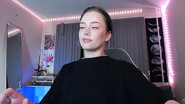 cutefrendlyuser online show from June 10, 2026, 9:14 pm