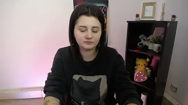 Katrin kiss  online show from October 28, 2025, 1:47 pm