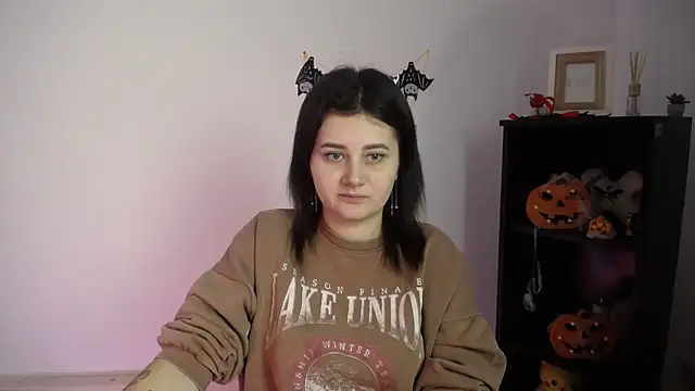 Katrin kiss  online show from November 10, 2025, 12:26 pm