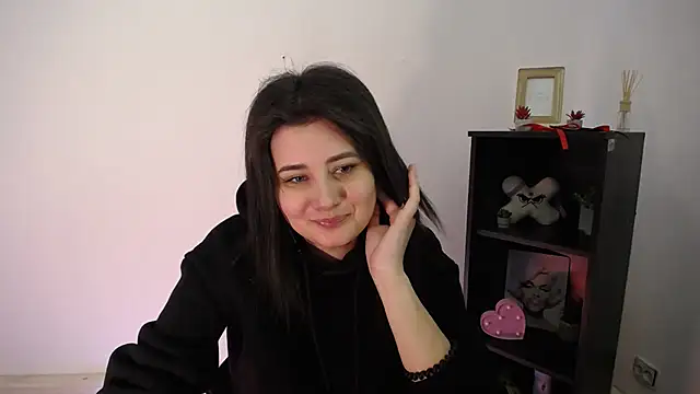 Katrin kiss  online show from February 1, 2026, 12:37 pm