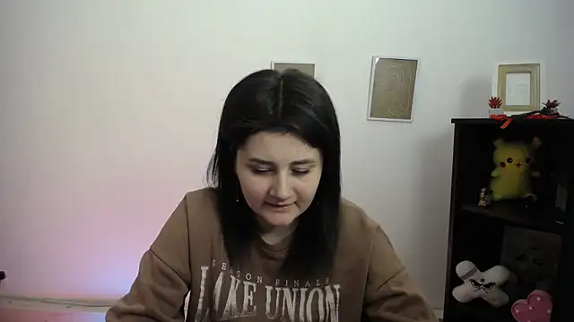 Katrin kiss  online show from March 6, 2026, 1:07 pm