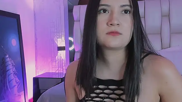 EmmaBeel online show from June 23, 2026, 7:45 pm