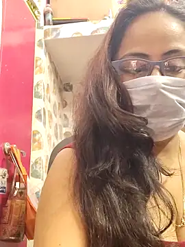 nisha 1110 online show from November 17, 2025, 1:39 pm