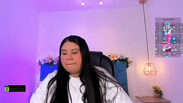 Snapshot of julieta_miller01 chatting on December 5, 2025, 6:15 pm julieta miller01 online show from December 5, 2025, 6:15 pm