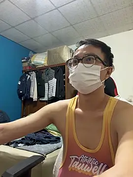 Snapshot of Rmangotw chatting on April 4, 2026, 12:02 pm Rmangotw online show from April 4, 2026, 12:02 pm