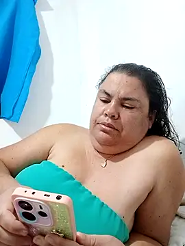 yaneth  online show from November 3, 2025, 10:38 am