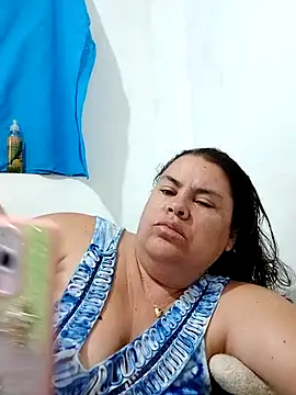 yaneth  online show from November 5, 2025, 10:59 am