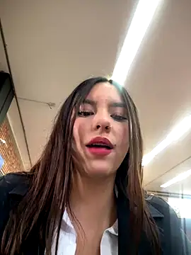 Katie rawwww online show from November 4, 2025, 1:21 pm