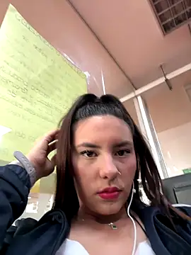 Katie rawwww online show from December 5, 2025, 4:14 pm