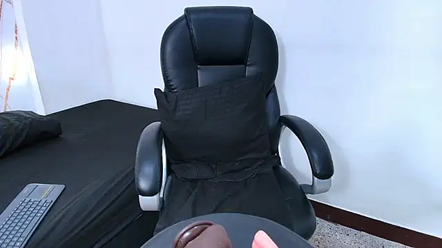 Snapshot of Karla_hilton1 chatting on December 13, 2025, 7:53 pm Karla hilton1 online show from December 13, 2025, 7:53 pm