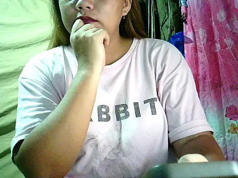 yuana25 online show from February 3, 2026, 7:02 am