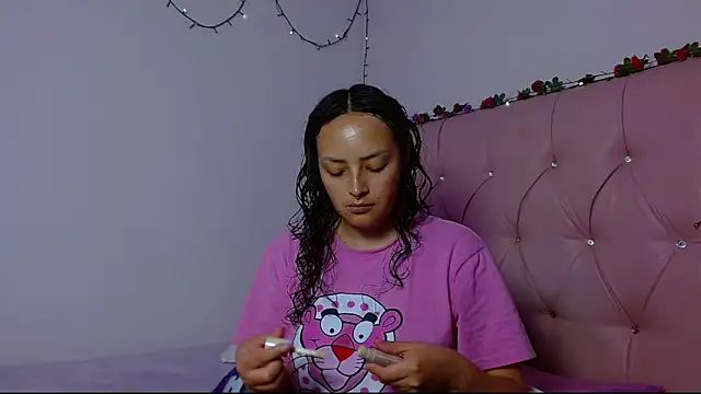 Snapshot of manumeow1 chatting on December 4, 2025, 10:18 pm manumeow1 online show from December 4, 2025, 10:18 pm