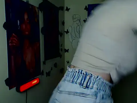 Snapshot of LadyAlice_ chatting on November 3, 2025, 7:20 am LadyAlice  online show from November 3, 2025, 7:20 am