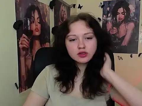 LadyAlice  online show from April 13, 2026, 6:19 am