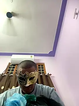 VVcouple online show from November 26, 2025, 5:58 pm