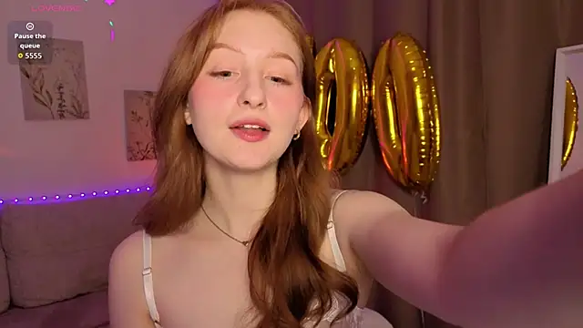 Snapshot of Betty_Twinkle chatting on November 7, 2025, 10:54 pm Betty Twinkle online show from November 7, 2025, 10:54 pm