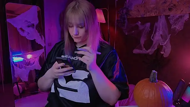 Snapshot of Morvelyn chatting on October 26, 2025, 5:30 pm Morvelyn online show from October 26, 2025, 5:30 pm