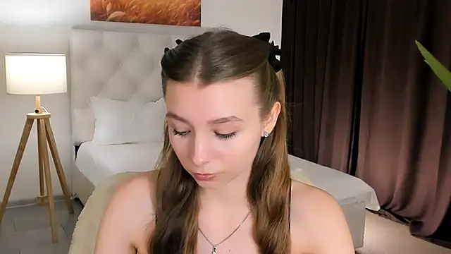 Snapshot of JulieDaniel chatting on October 29, 2025, 8:16 am JulieDaniel online show from October 29, 2025, 8:16 am