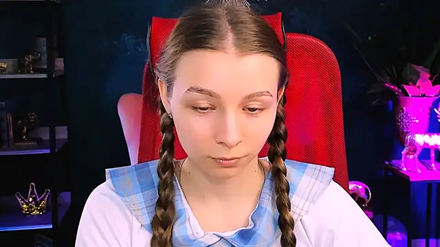 Snapshot of JulieDaniel chatting on November 11, 2025, 4:45 am JulieDaniel online show from November 11, 2025, 4:45 am