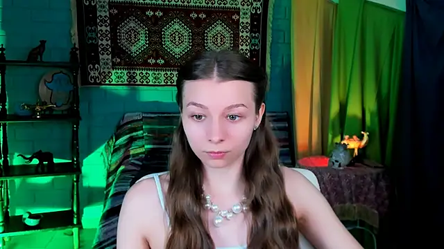 Snapshot of JulieDaniel chatting on November 13, 2025, 8:24 am JulieDaniel online show from November 13, 2025, 8:24 am