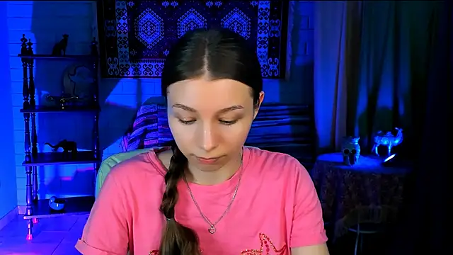 Snapshot of JulieDaniel chatting on December 4, 2025, 4:22 am JulieDaniel online show from December 4, 2025, 4:22 am