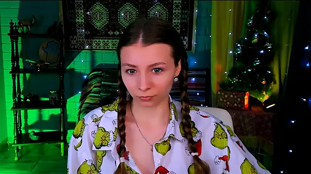 Snapshot of JulieDaniel chatting on December 18, 2025, 4:18 am JulieDaniel online show from December 18, 2025, 4:18 am