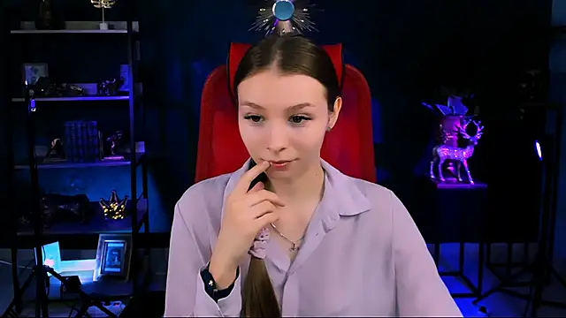 Snapshot of JulieDaniel chatting on January 19, 2026, 8:18 am JulieDaniel online show from January 19, 2026, 8:18 am