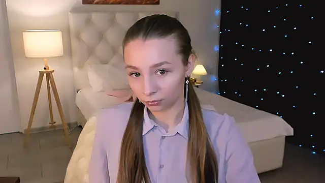 Snapshot of JulieDaniel chatting on February 11, 2026, 4:06 am JulieDaniel online show from February 11, 2026, 4:06 am
