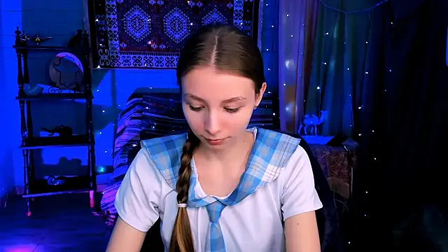 Snapshot of JulieDaniel chatting on April 2, 2026, 4:21 am JulieDaniel online show from April 2, 2026, 4:21 am